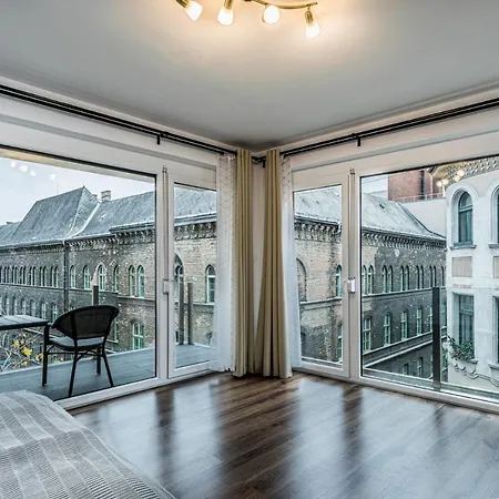 Enjoy Hotel de apartamente 4*