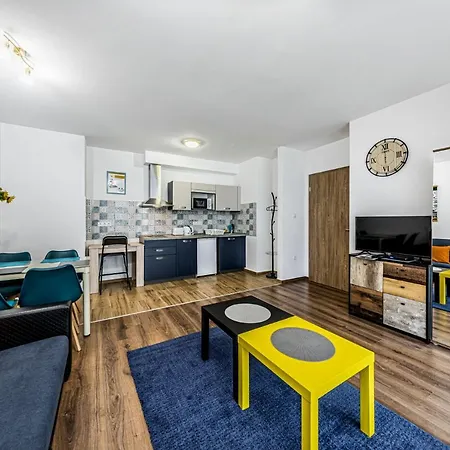 Ξενοδοχείο με διαμερίσματα Enjoy 4*