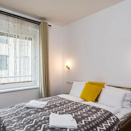 Ξενοδοχείο με διαμερίσματα Enjoy 4*